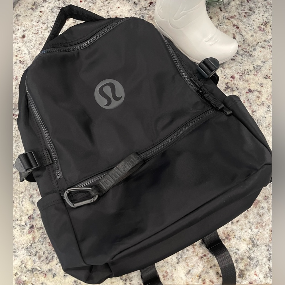 Lululemon New Crew Backpack 22L🖤